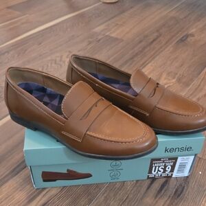 Kensie Brown Women's Loafers